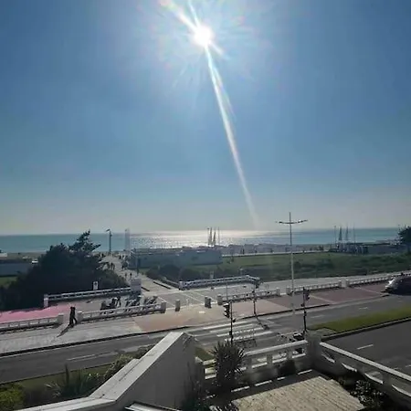 Апартаменты De Paix A 300m De La *